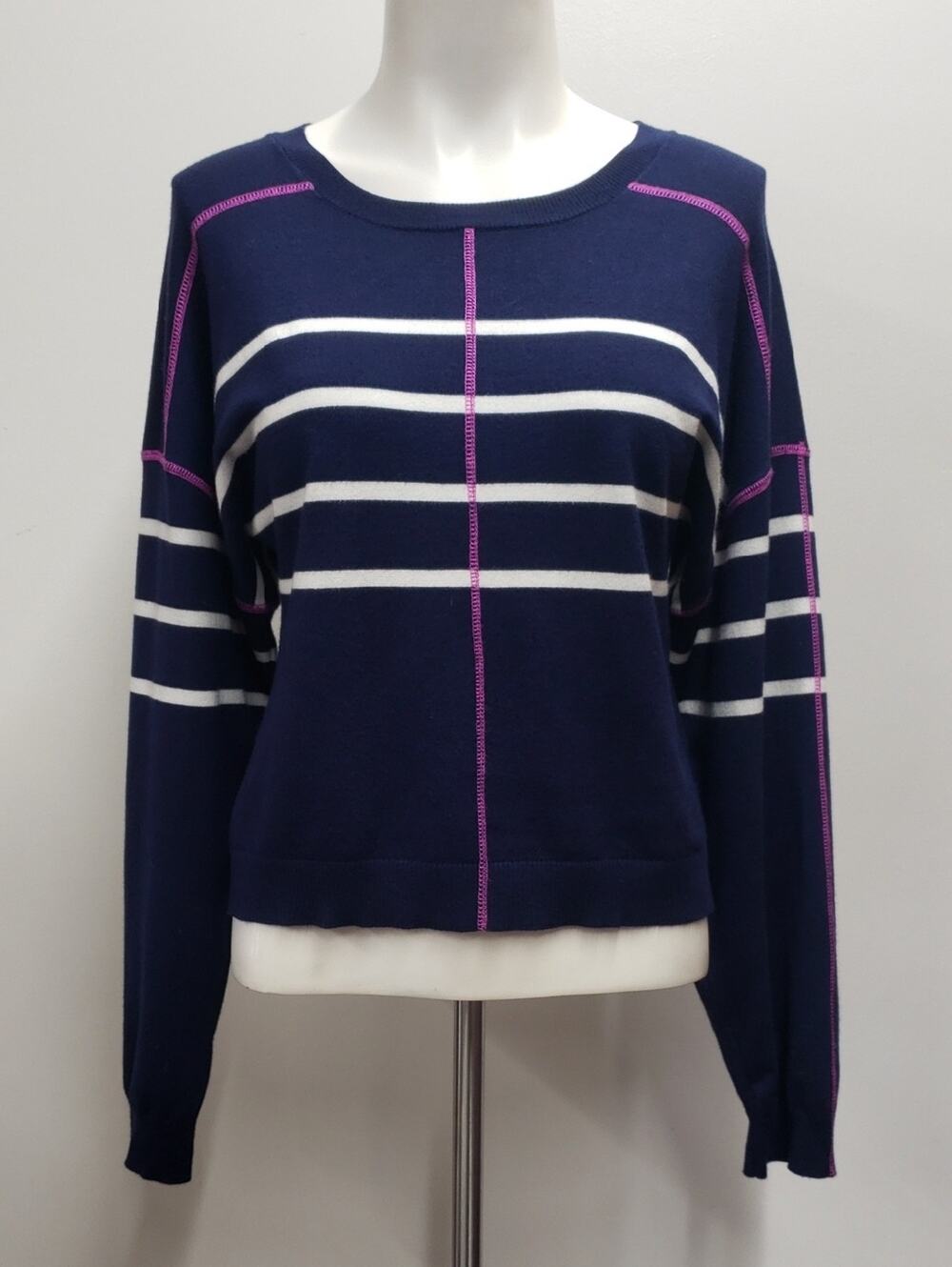 525 Navy Striped Crewneck Sweater with Pink Seam Accents Women's Medium Preppy